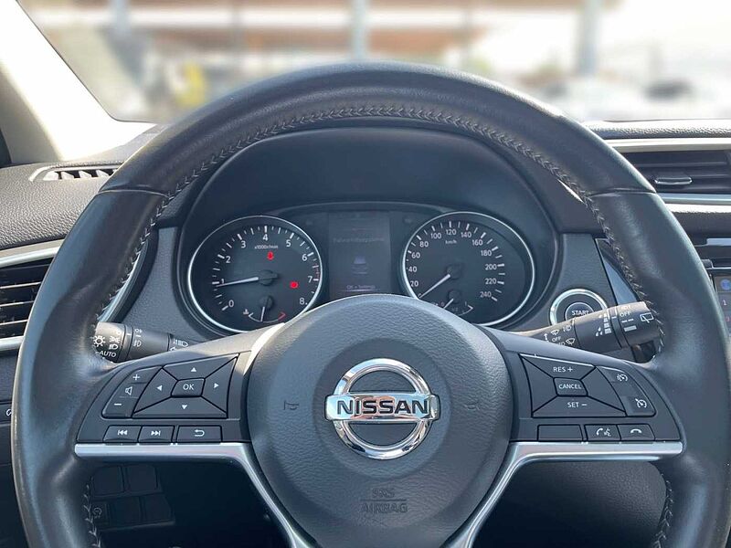 Nissan Qashqai N-Connecta 1.3 140 PS, 360° Cam, SHZ