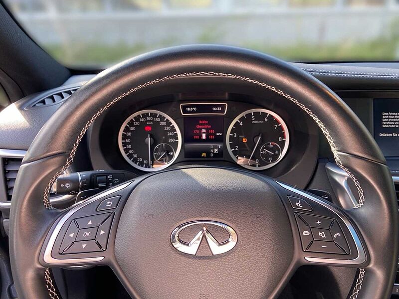 Infiniti Q30 2.0 Sport Tech AWD, Bose, Navi, el. Sitze